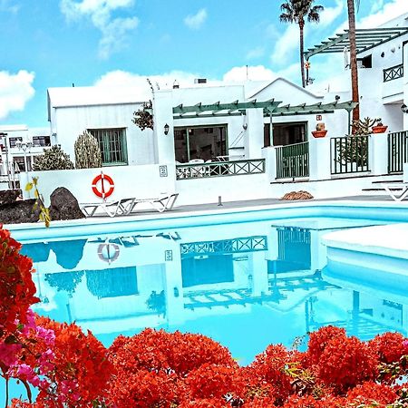 Apartamentos Las Acacias Puerto del Carmen  Bagian luar foto