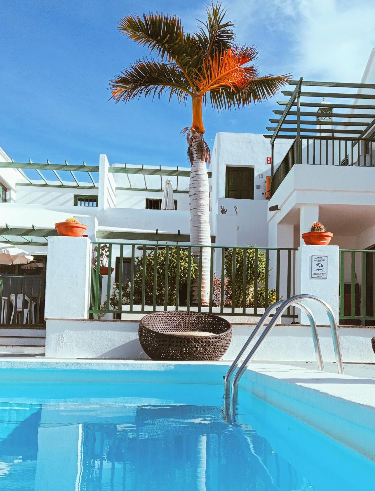 Apartamentos Las Acacias Puerto del Carmen  Bagian luar foto