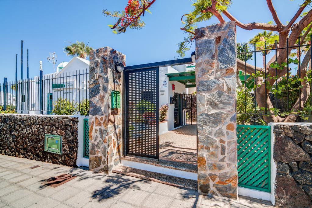 Apartamentos Las Acacias Puerto del Carmen  Bagian luar foto