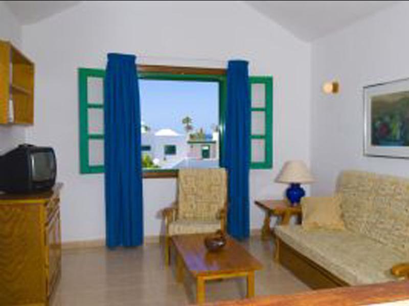 Apartamentos Las Acacias Puerto del Carmen  Bagian luar foto