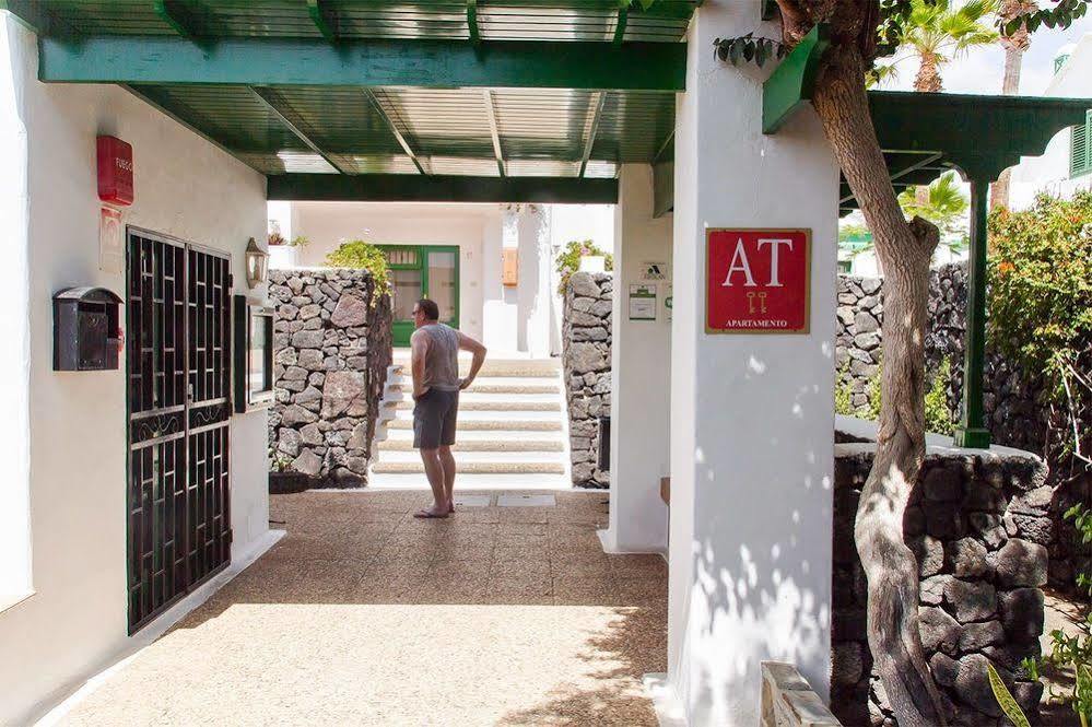 Apartamentos Las Acacias Puerto del Carmen  Bagian luar foto