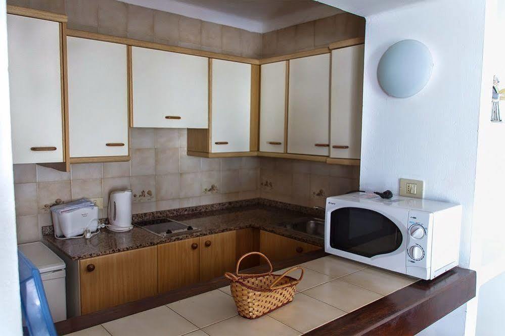 Apartamentos Las Acacias Puerto del Carmen  Bagian luar foto