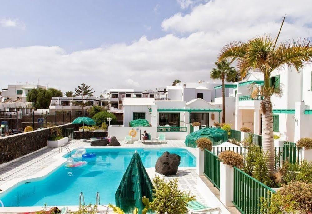 Apartamentos Las Acacias Puerto del Carmen  Bagian luar foto