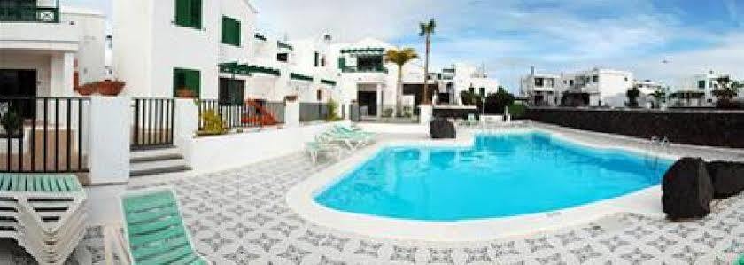 Apartamentos Las Acacias Puerto del Carmen  Bagian luar foto